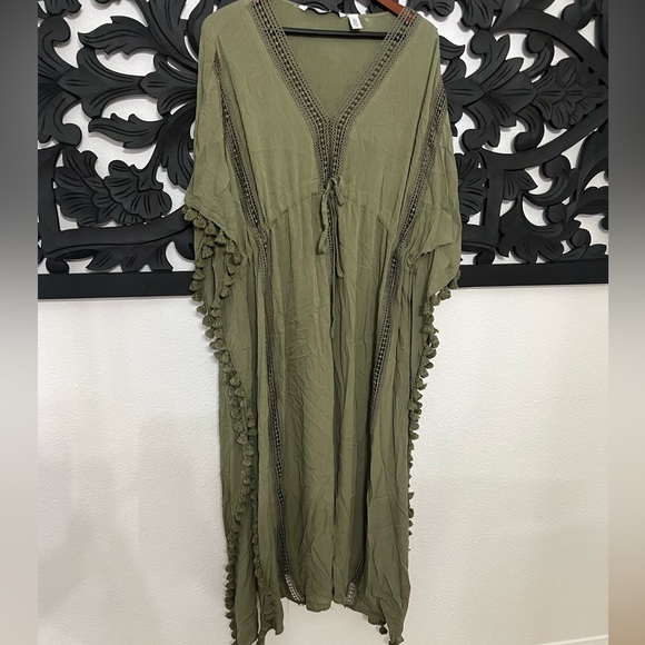 Michael Stars kaftcan. One size and cinches at waist. Looks great on anyone. - Picture 2 of 4